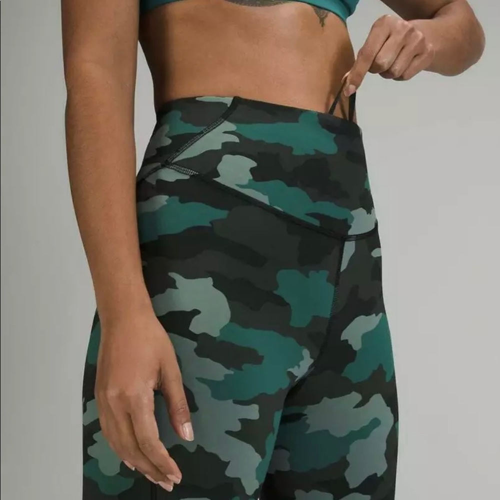 Lululemon Base Pace High-Rise Running Tight 25" camo tidewater teal Size 4